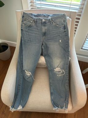 H&M Women’s Girlfriend Fit Distressed Light Blue Jeans